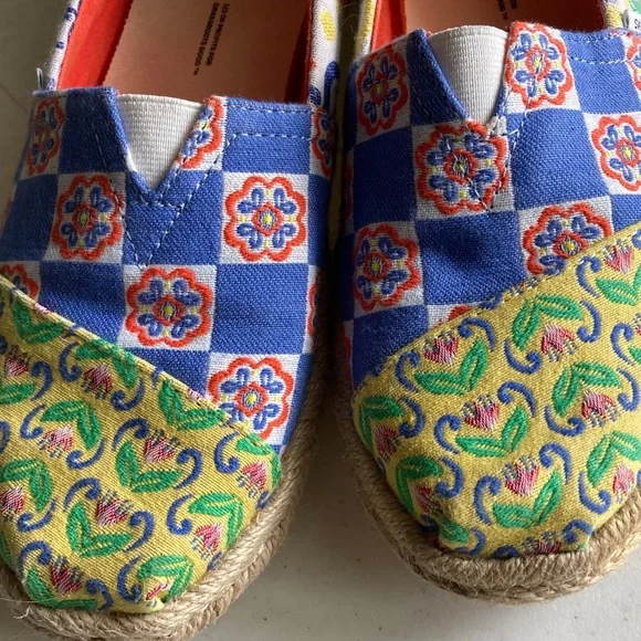 TOMS Multicolor Embroidered Espadrille Flats - Blue, Yellow, Green - Picture 3 of 9